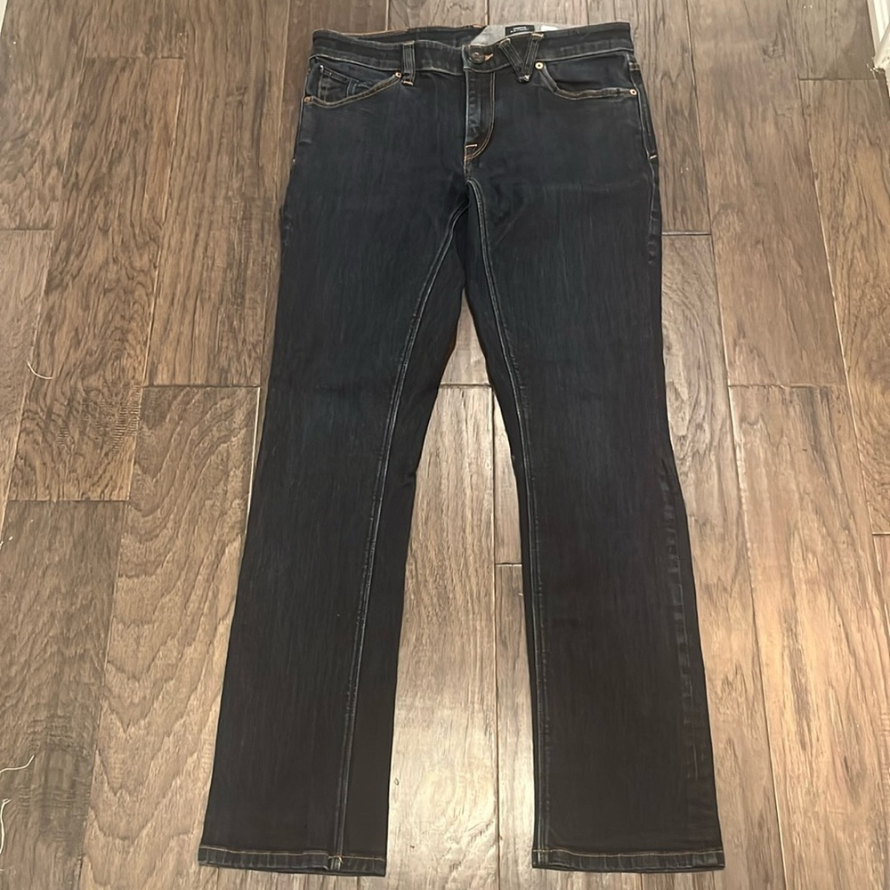 Volcom like new slim straight jeans
